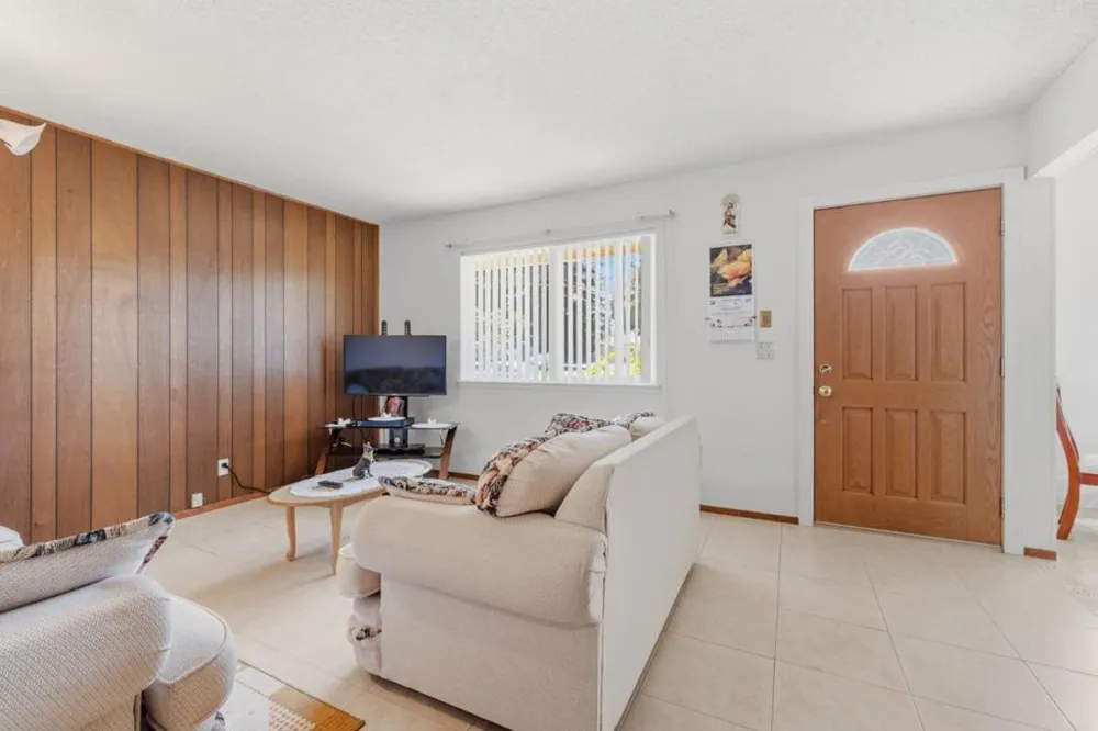 608 Bronte Avenue Watsonville, CA 95076