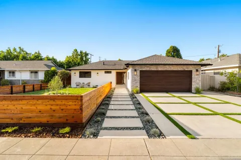 1167 Lynn Way