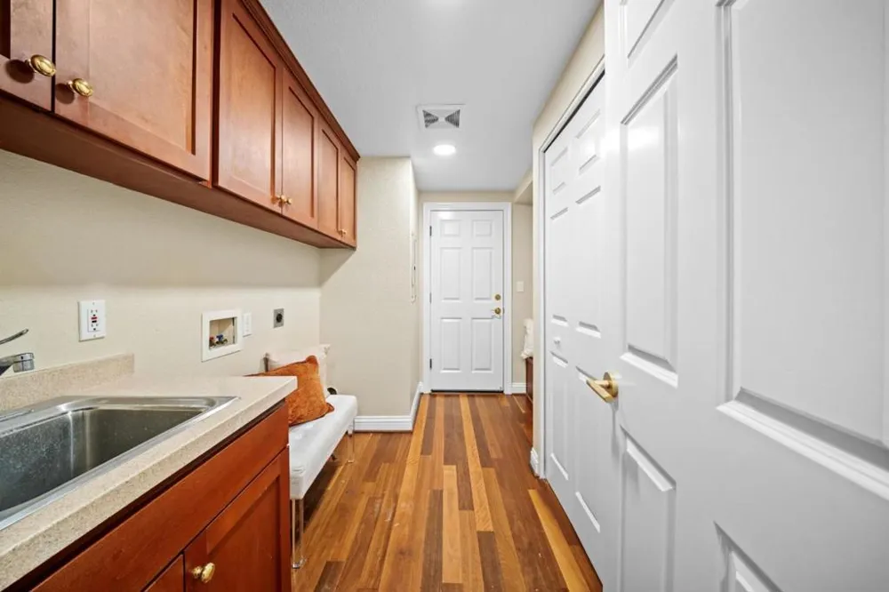 23666 Black Oak Way Cupertino, CA 95014
