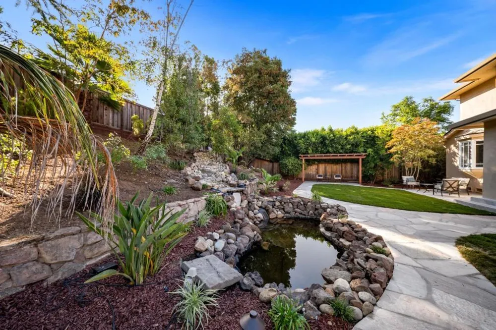 23666 Black Oak Way Cupertino, CA 95014