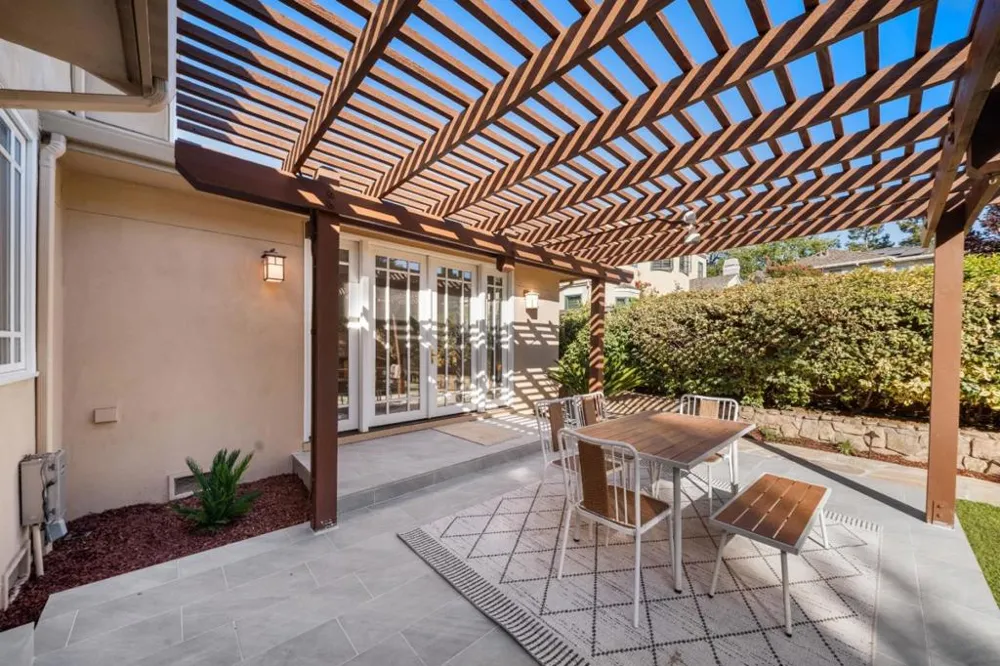 23666 Black Oak Way Cupertino, CA 95014