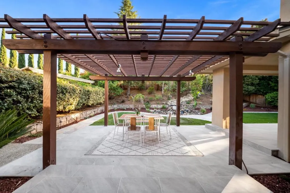 23666 Black Oak Way Cupertino, CA 95014