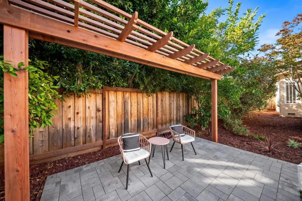 23666 Black Oak Way Cupertino, CA 95014