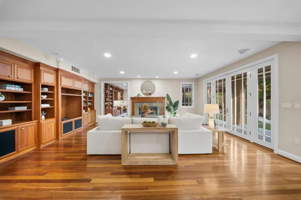 23666 Black Oak Way Cupertino, CA 95014
