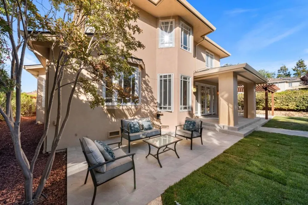 23666 Black Oak Way Cupertino, CA 95014