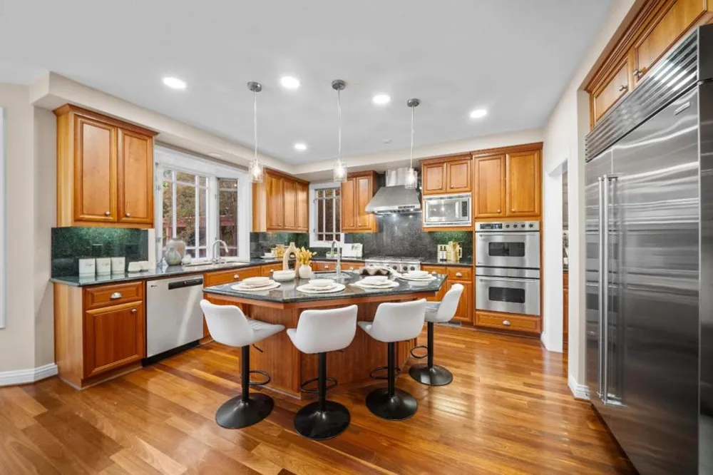 23666 Black Oak Way Cupertino, CA 95014