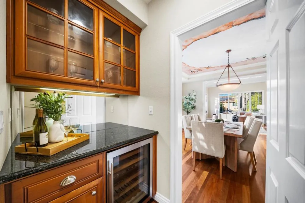 23666 Black Oak Way Cupertino, CA 95014