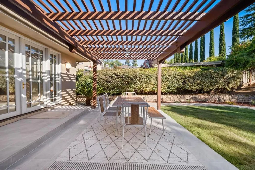 23666 Black Oak Way Cupertino, CA 95014