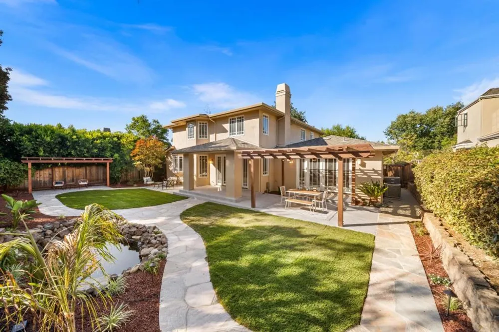 23666 Black Oak Way Cupertino, CA 95014