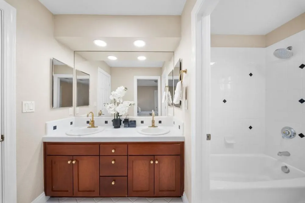 23666 Black Oak Way Cupertino, CA 95014