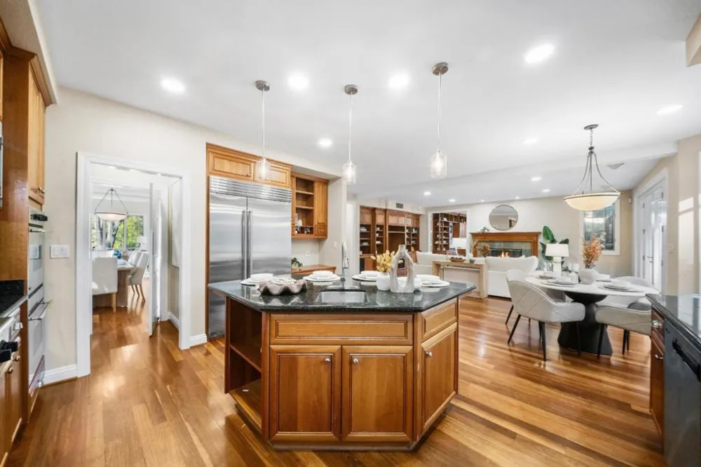 23666 Black Oak Way Cupertino, CA 95014