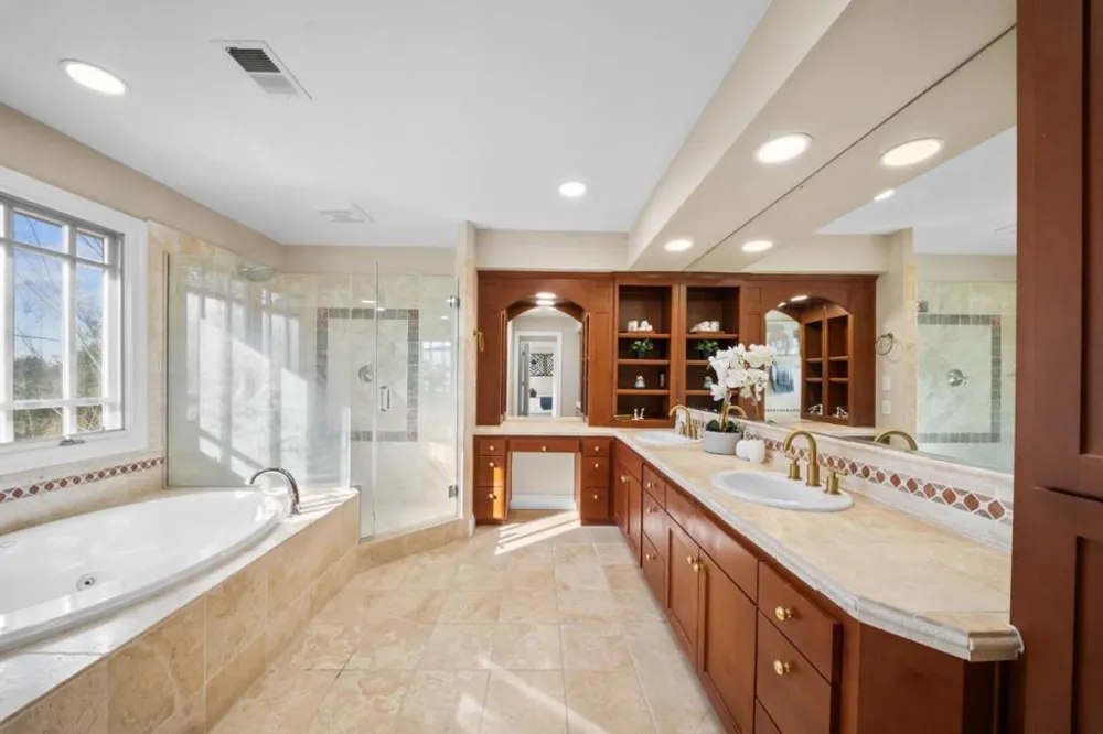 23666 Black Oak Way Cupertino, CA 95014