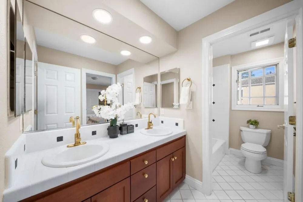 23666 Black Oak Way Cupertino, CA 95014