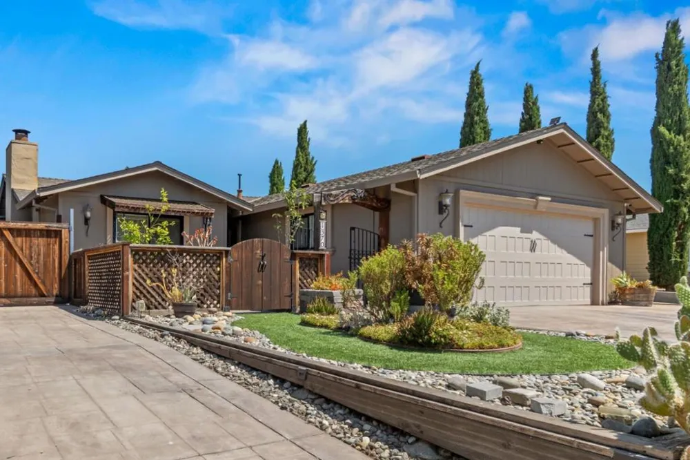 1370 Matador Drive Hollister, CA 95023