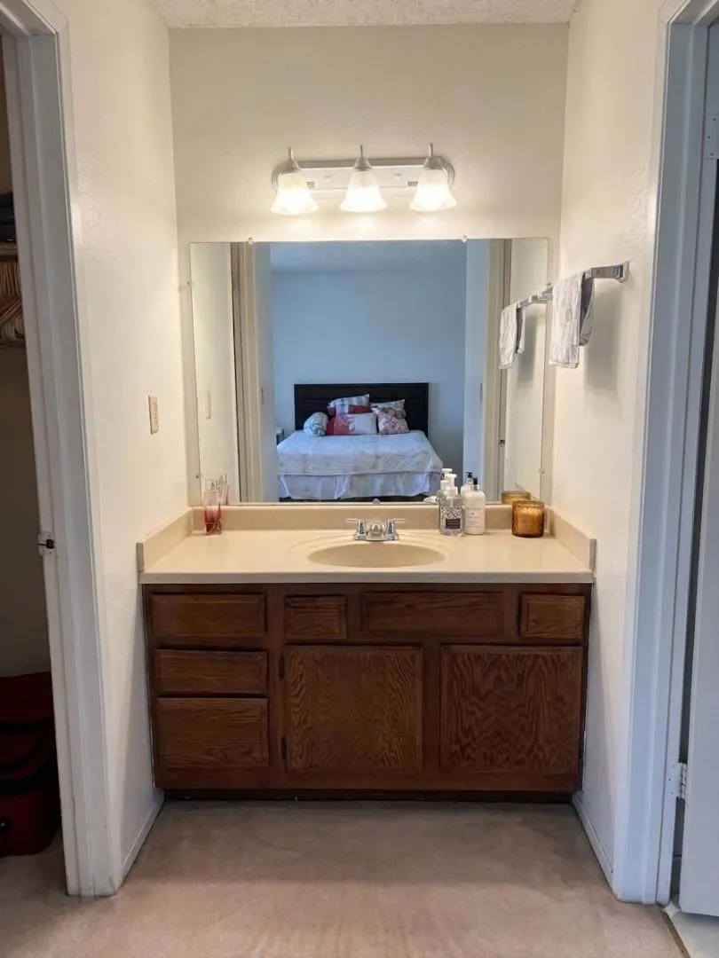 1664 Hollowcreek Place San Jose, CA 95121