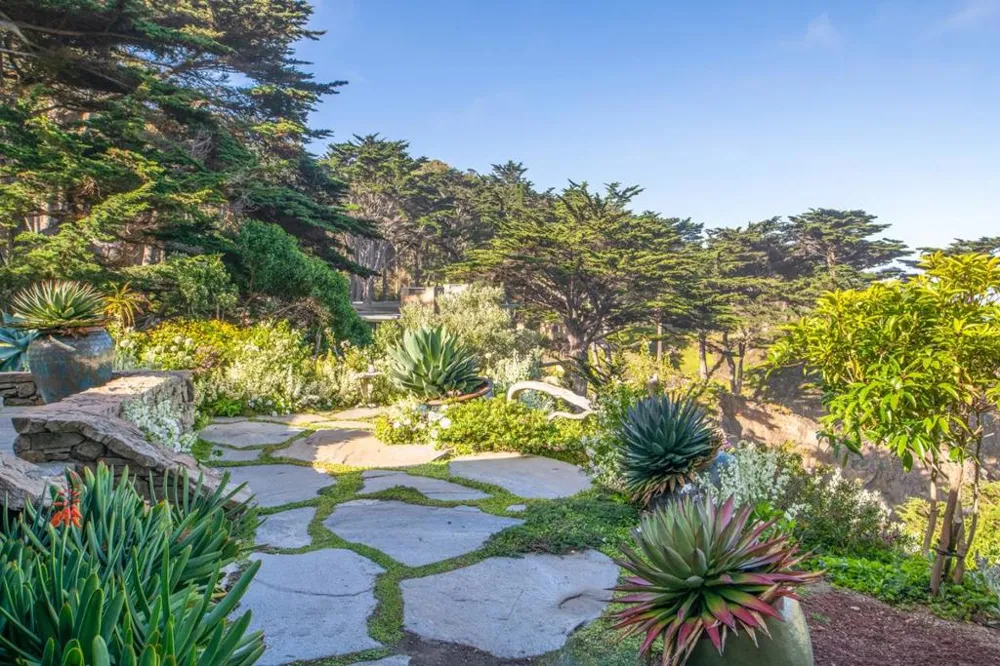 163 Spindrift Road Carmel, CA 93923