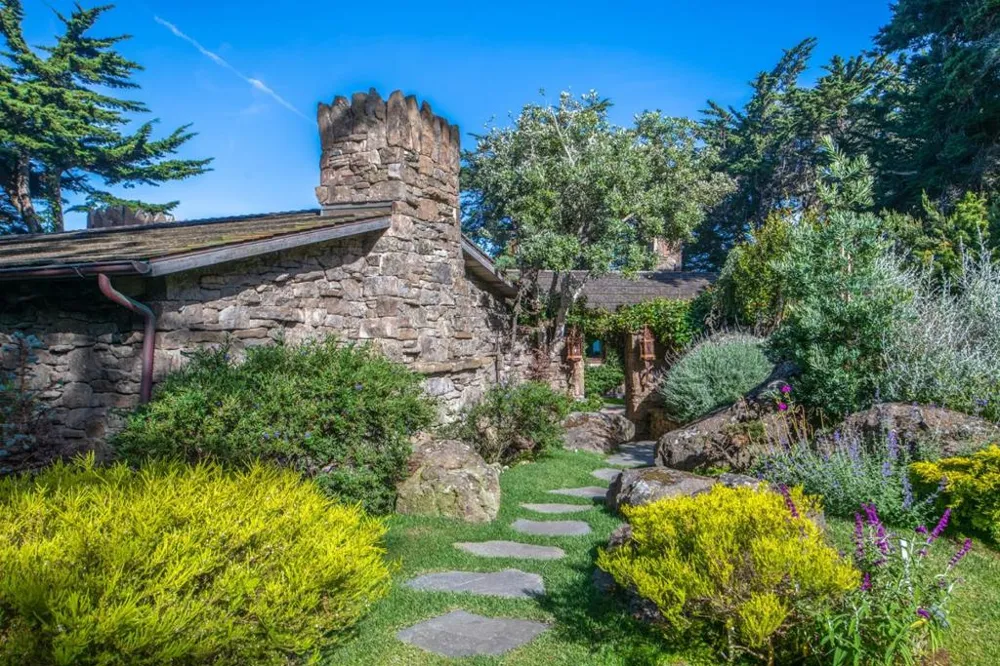 163 Spindrift Road Carmel, CA 93923