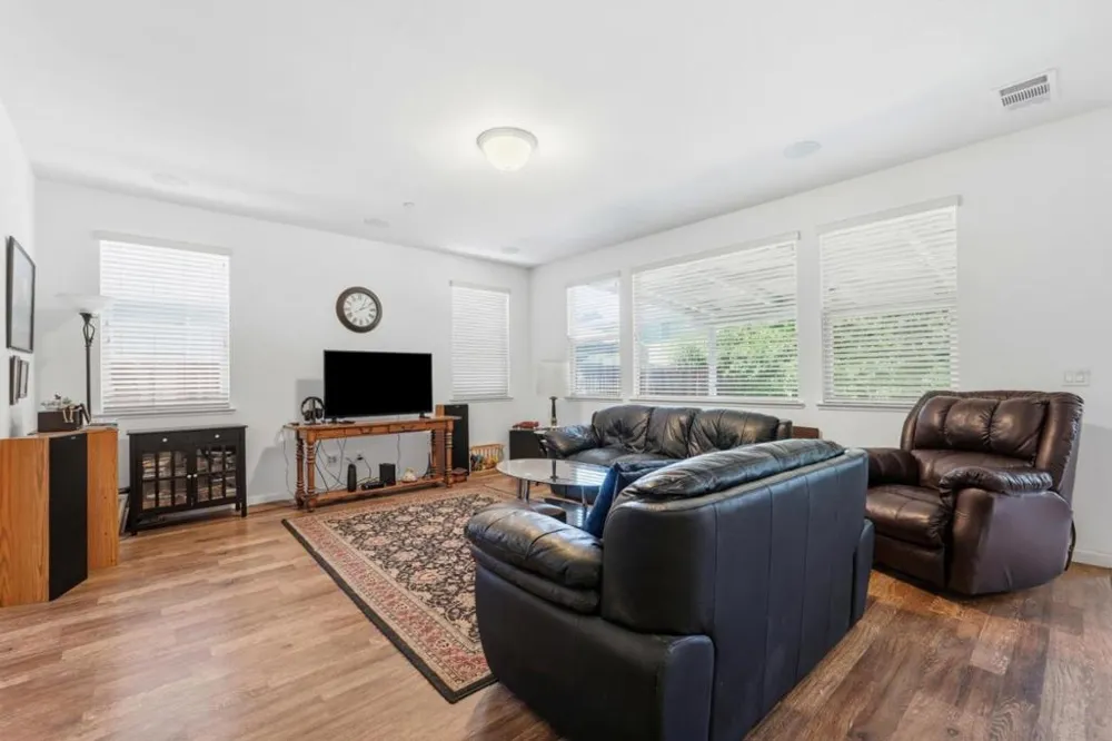 290 Heartland Drive Hollister, CA 95023