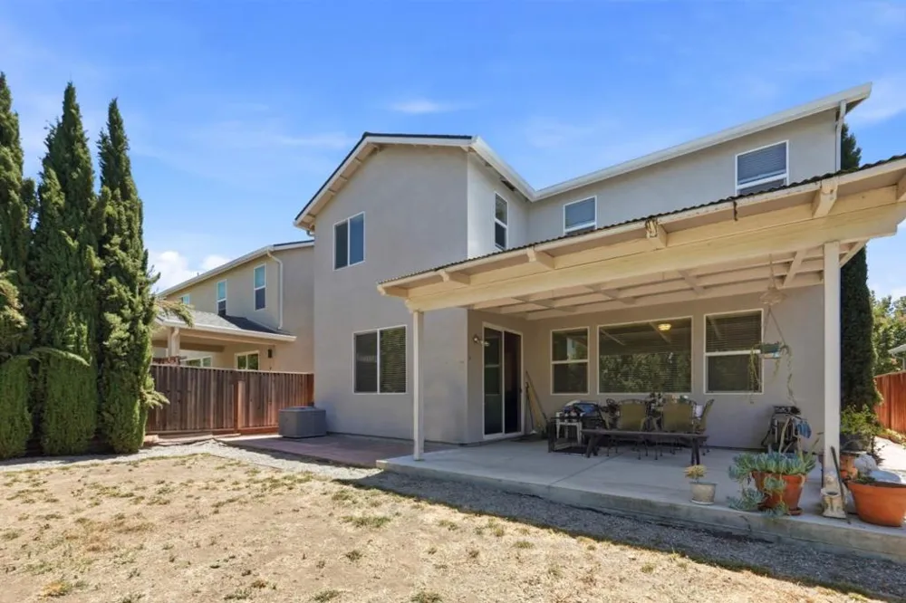 290 Heartland Drive Hollister, CA 95023