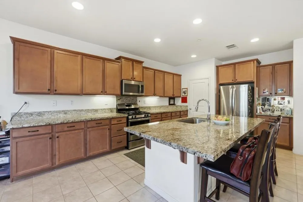 290 Heartland Drive Hollister, CA 95023