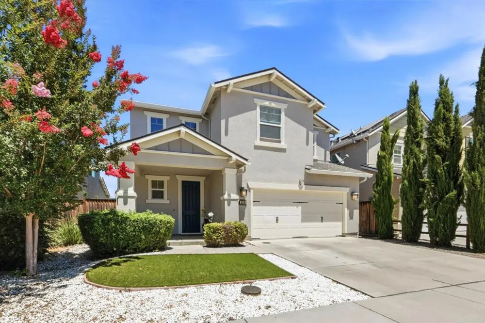 290 Heartland Drive Hollister, CA 95023