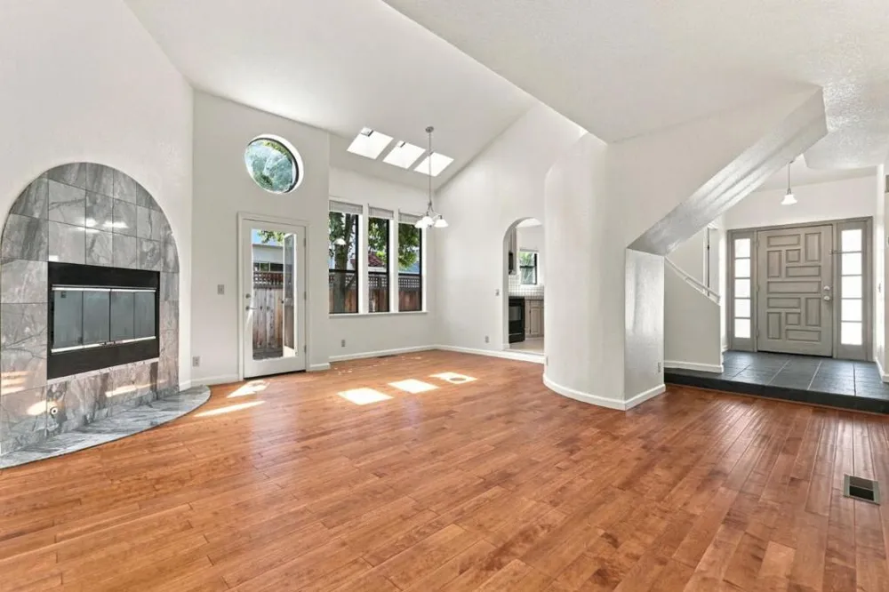 452 W Sunnyoaks Avenue Campbell, CA 95008