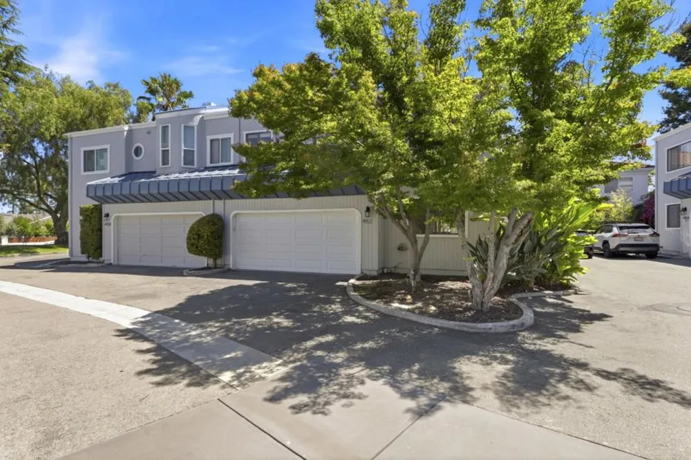 452 W Sunnyoaks Avenue Campbell, CA 95008