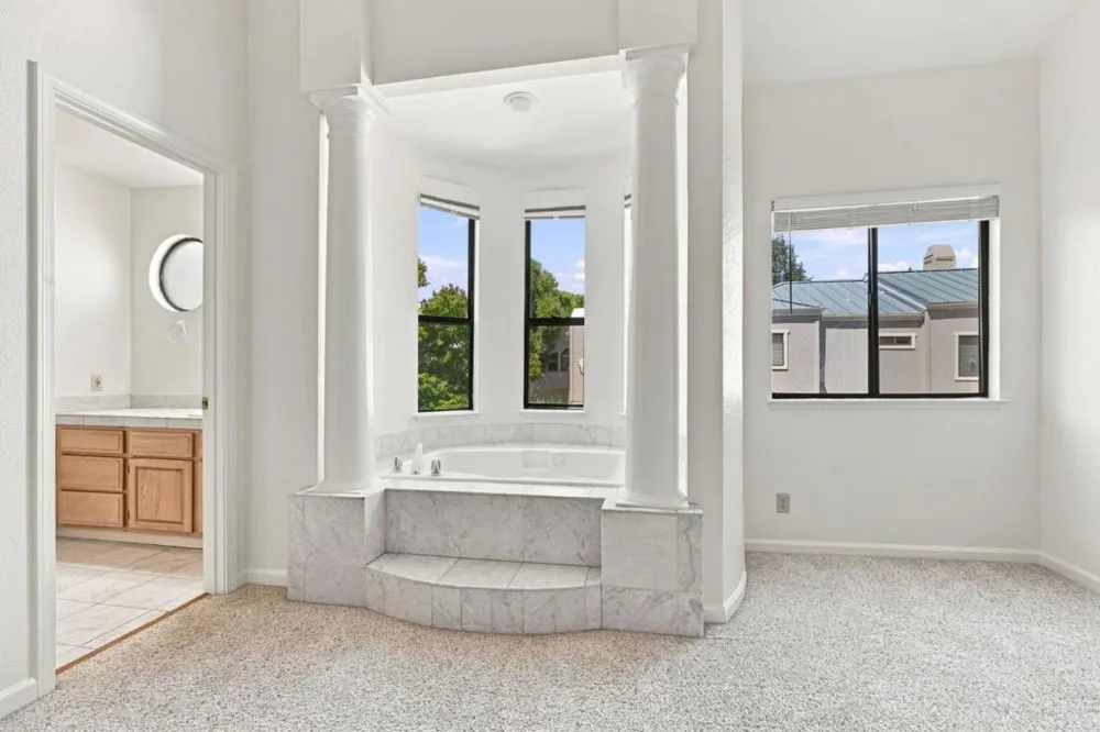 452 W Sunnyoaks Avenue Campbell, CA 95008