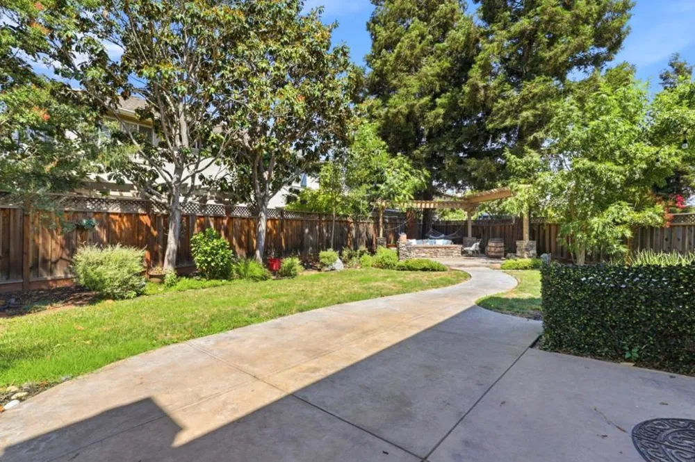 1301 Peregrine Drive Gilroy, CA 95020