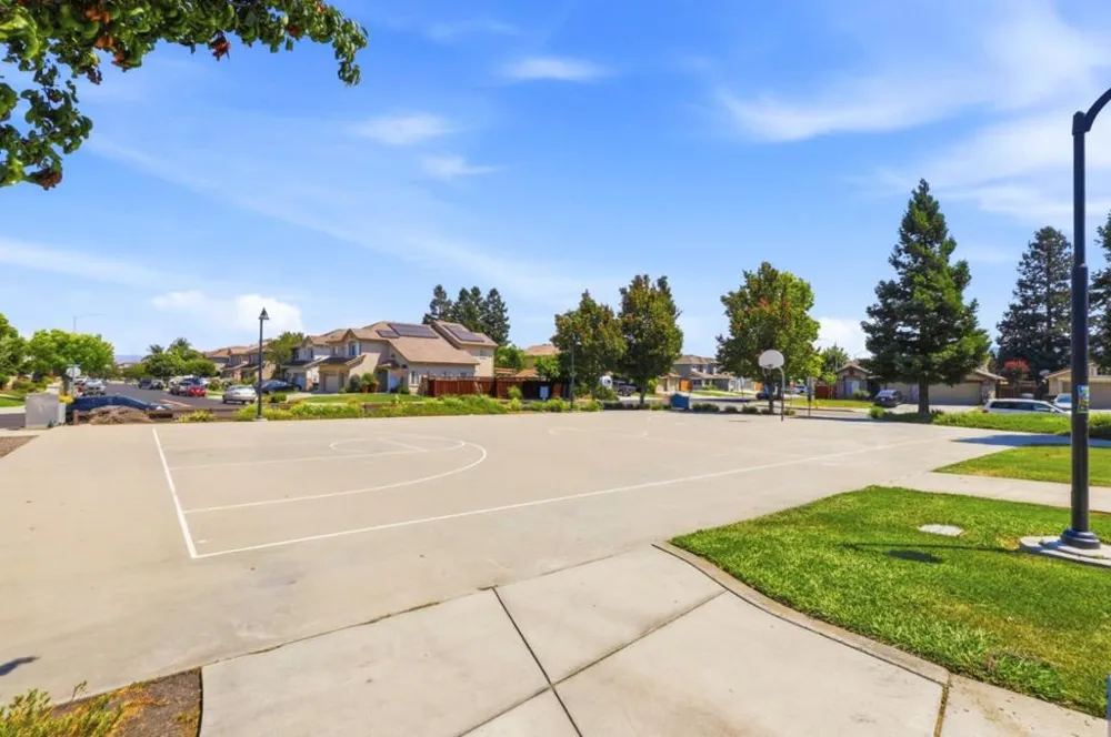 1301 Peregrine Drive Gilroy, CA 95020