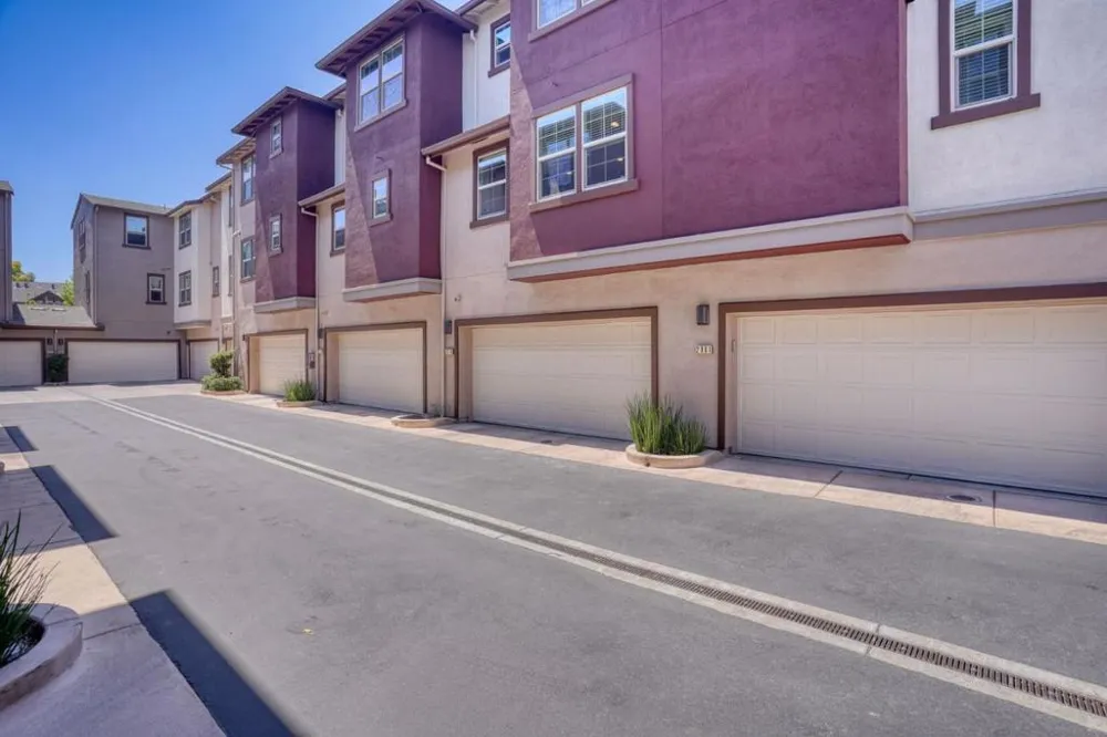 2977 VIA TORINO Santa Clara, CA 95051