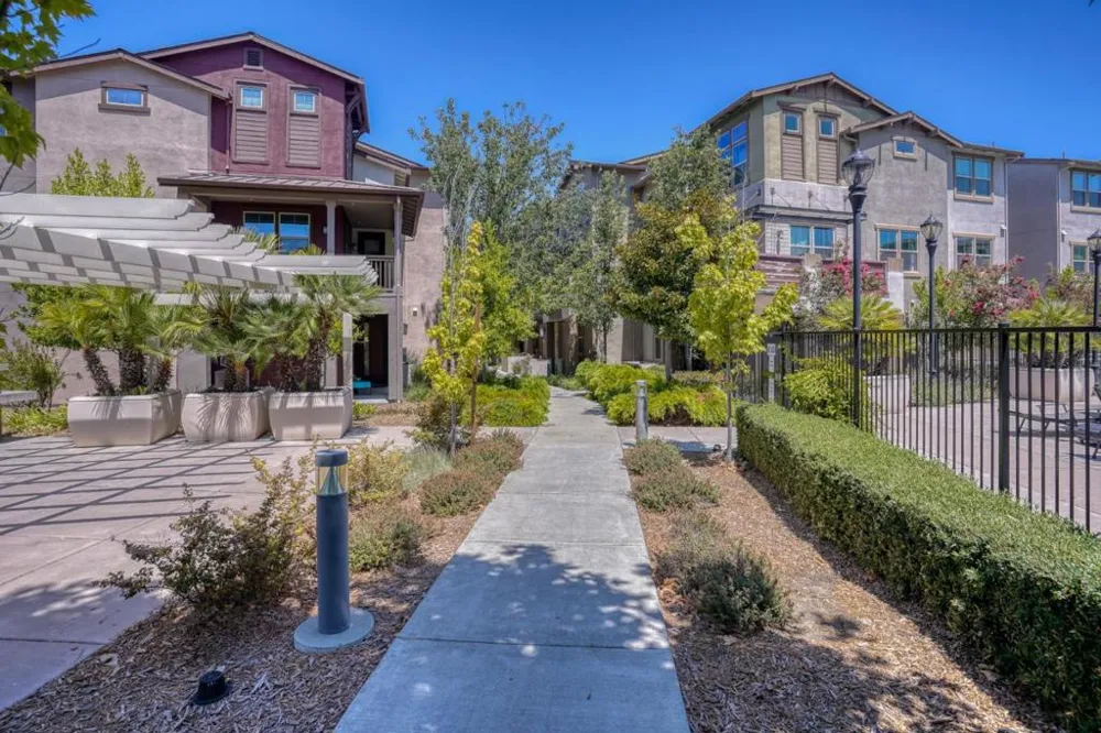2977 VIA TORINO Santa Clara, CA 95051