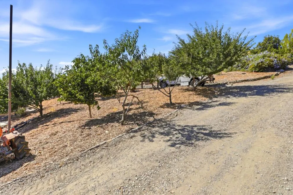 11437 Clayton Road San Jose, CA 95127