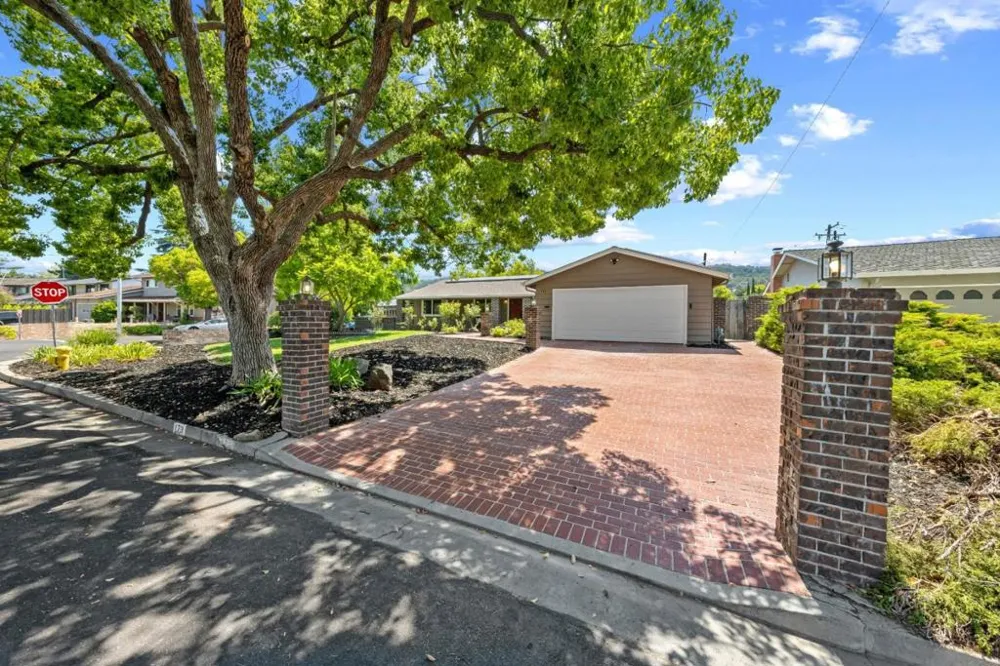 173 Belwood Los Gatos, CA 95032