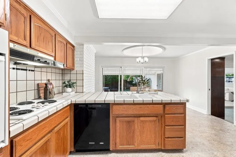 5493 Fern Drive San Jose, CA 95124