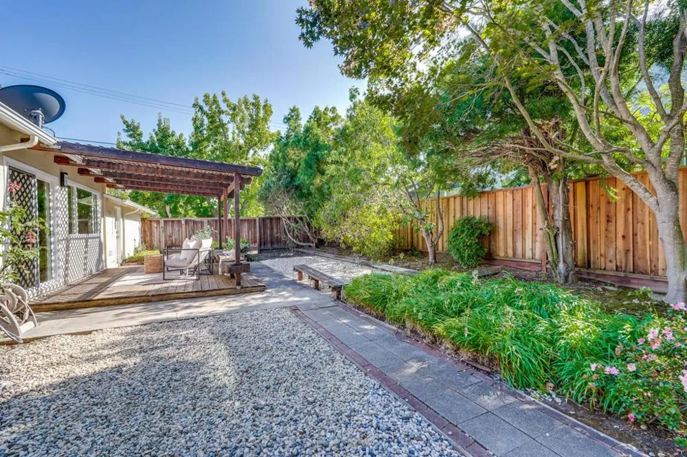 1680 Fordham Way Mountain View, CA 94040