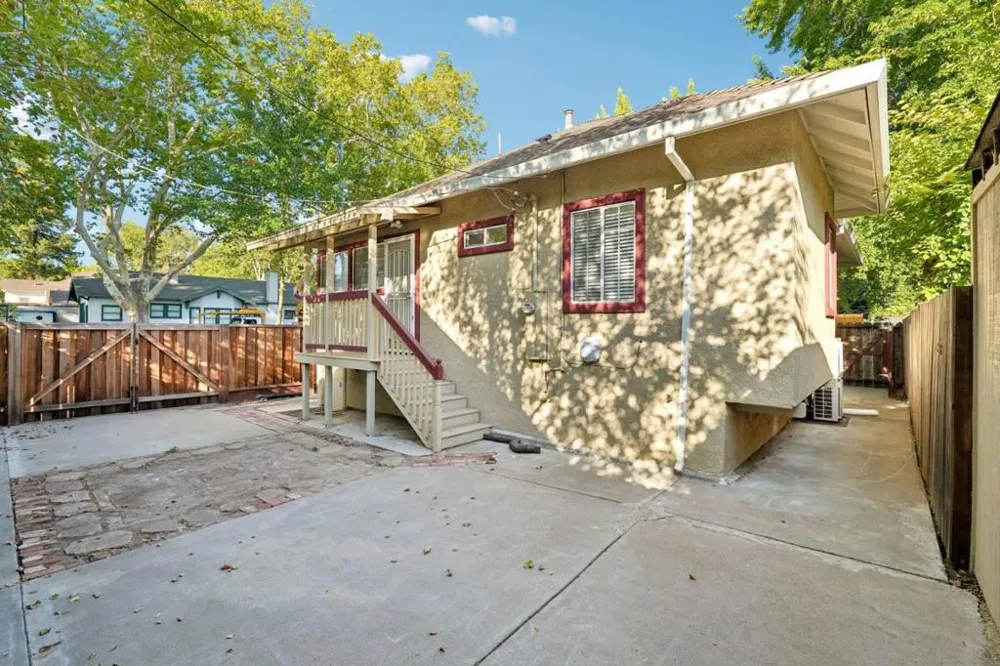 231 22nd Street Sacramento, CA 95816