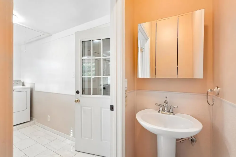 231 22nd Street Sacramento, CA 95816