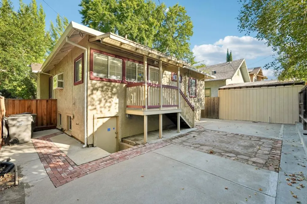 231 22nd Street Sacramento, CA 95816