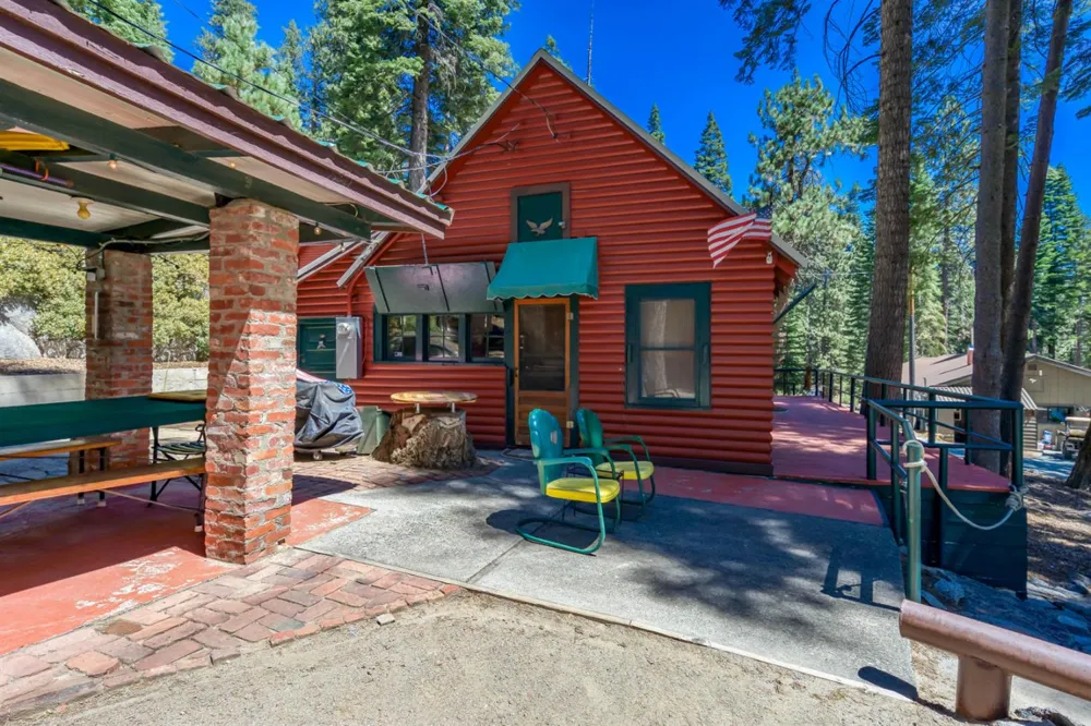 24 Bear Creek Lane Lakeshore, CA 93664