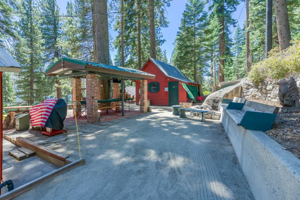24 Bear Creek Lane Lakeshore, CA 93664