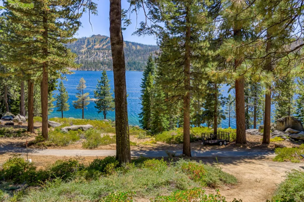 24 Bear Creek Lane Lakeshore, CA 93664
