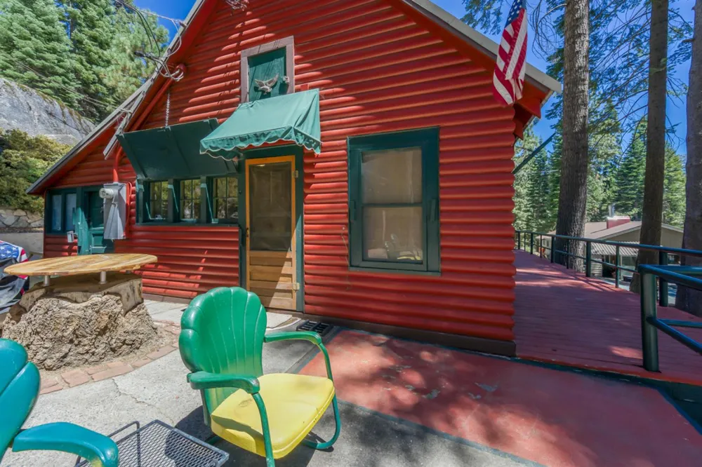 24 Bear Creek Lane Lakeshore, CA 93664