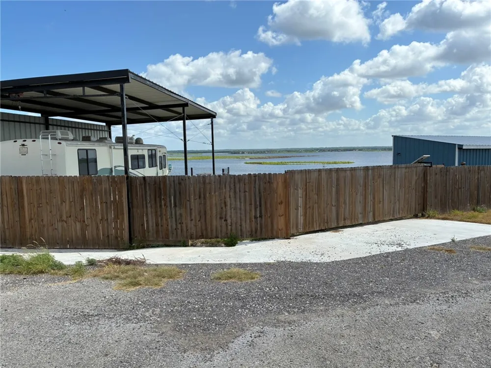 111 Vista 11 Sandia, TX 78383
