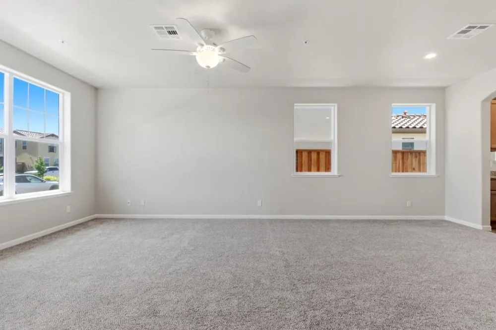 748 Aurora Way King City, CA 93930
