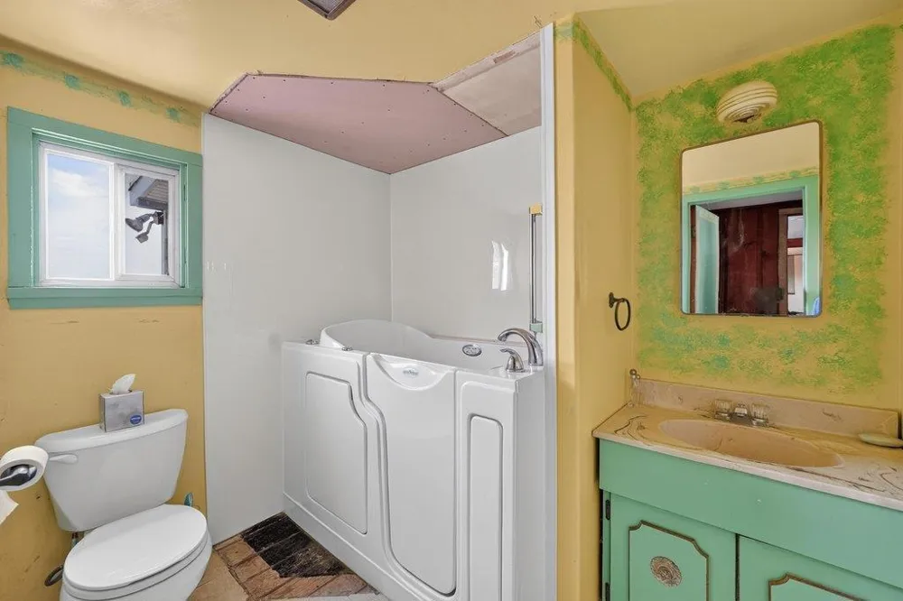 211 Smith Road Watsonville, CA 95076