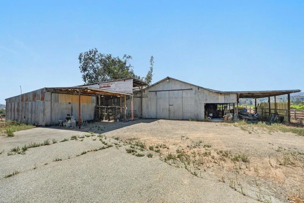 211 Smith Road Watsonville, CA 95076