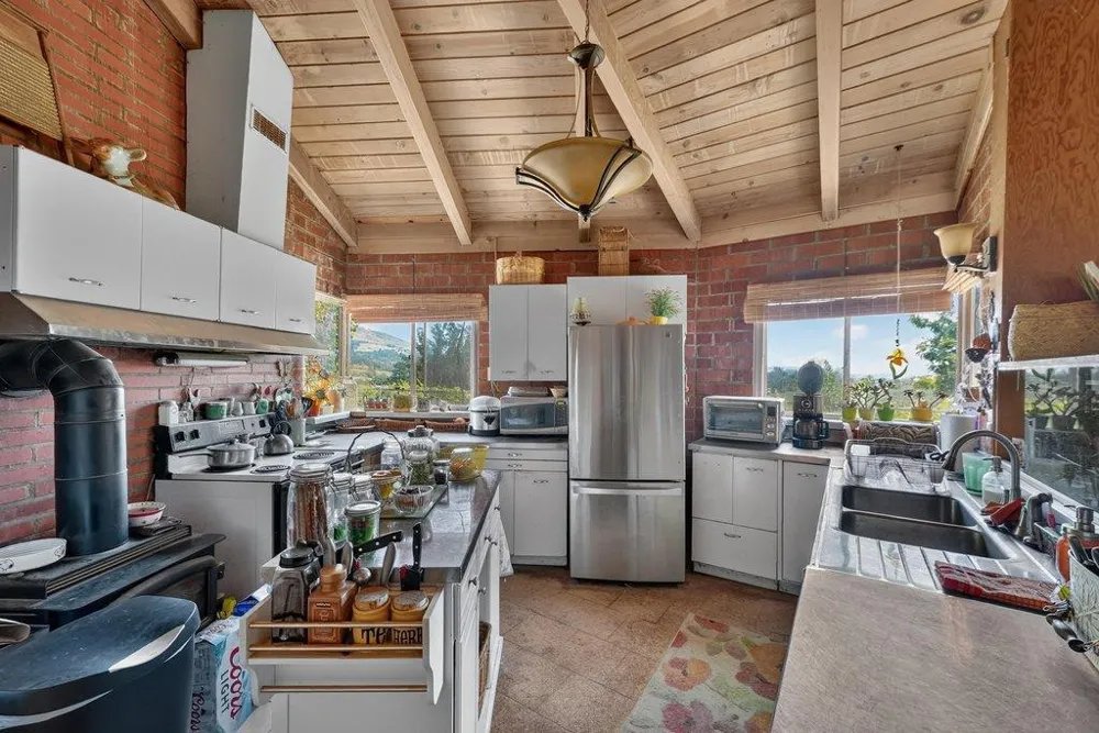 211 Smith Road Watsonville, CA 95076