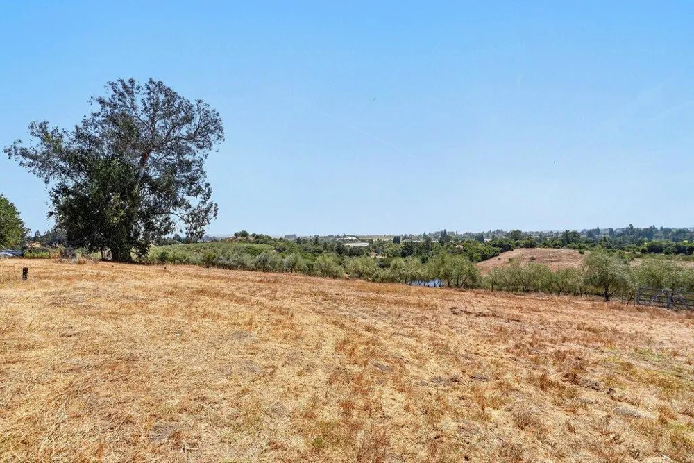211 Smith Road Watsonville, CA 95076