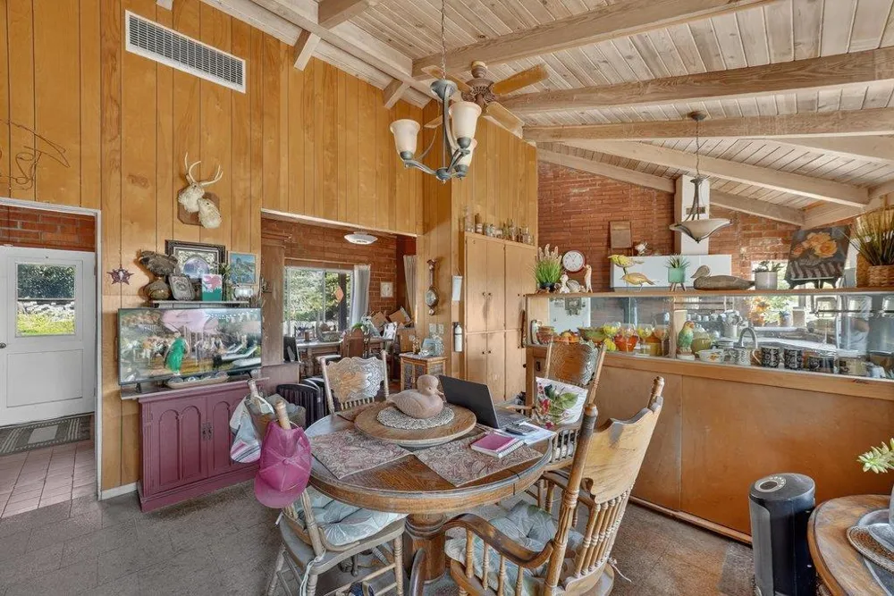 211 Smith Road Watsonville, CA 95076